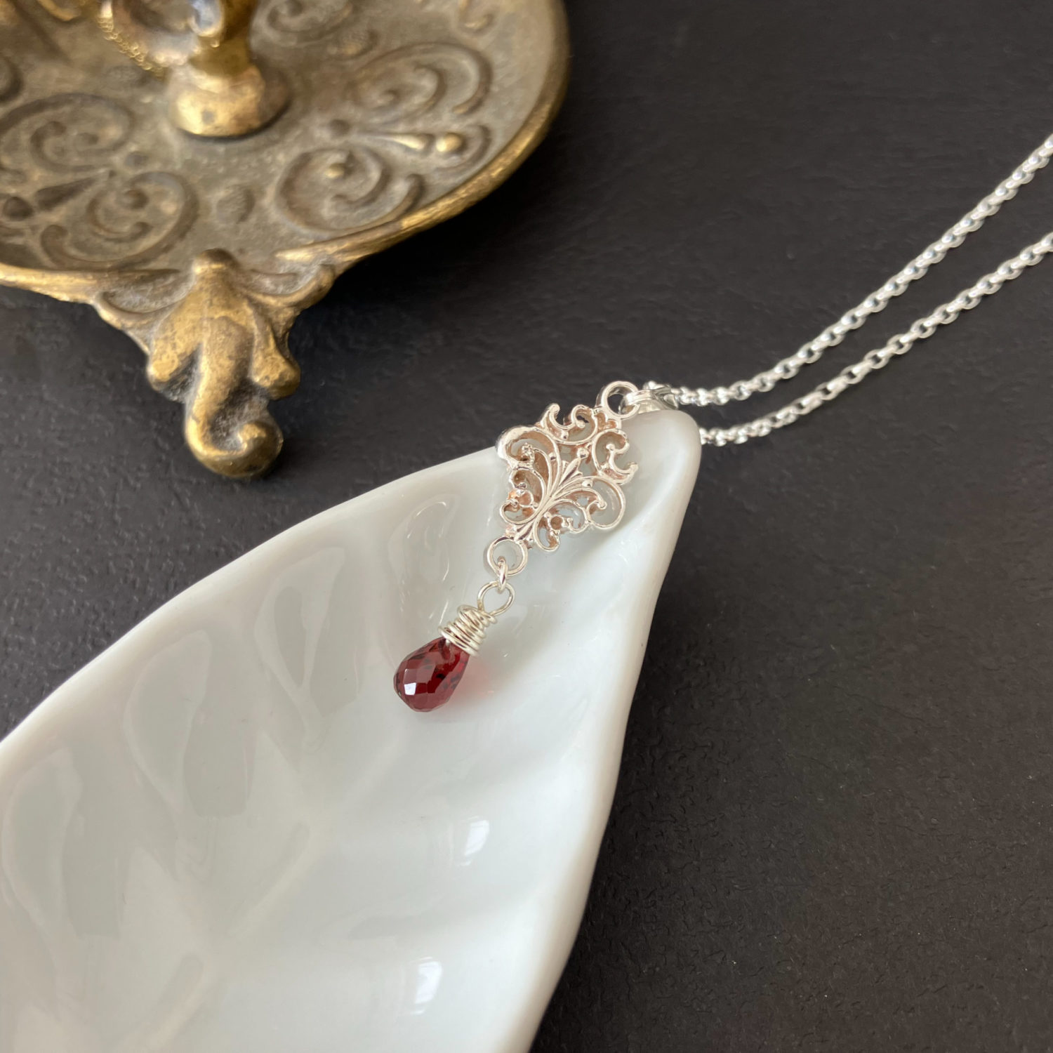 ガーネット　ネックレス