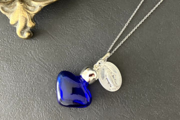 香水瓶　ネックレス