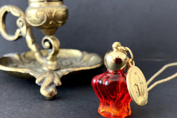 香水瓶　ネックレス