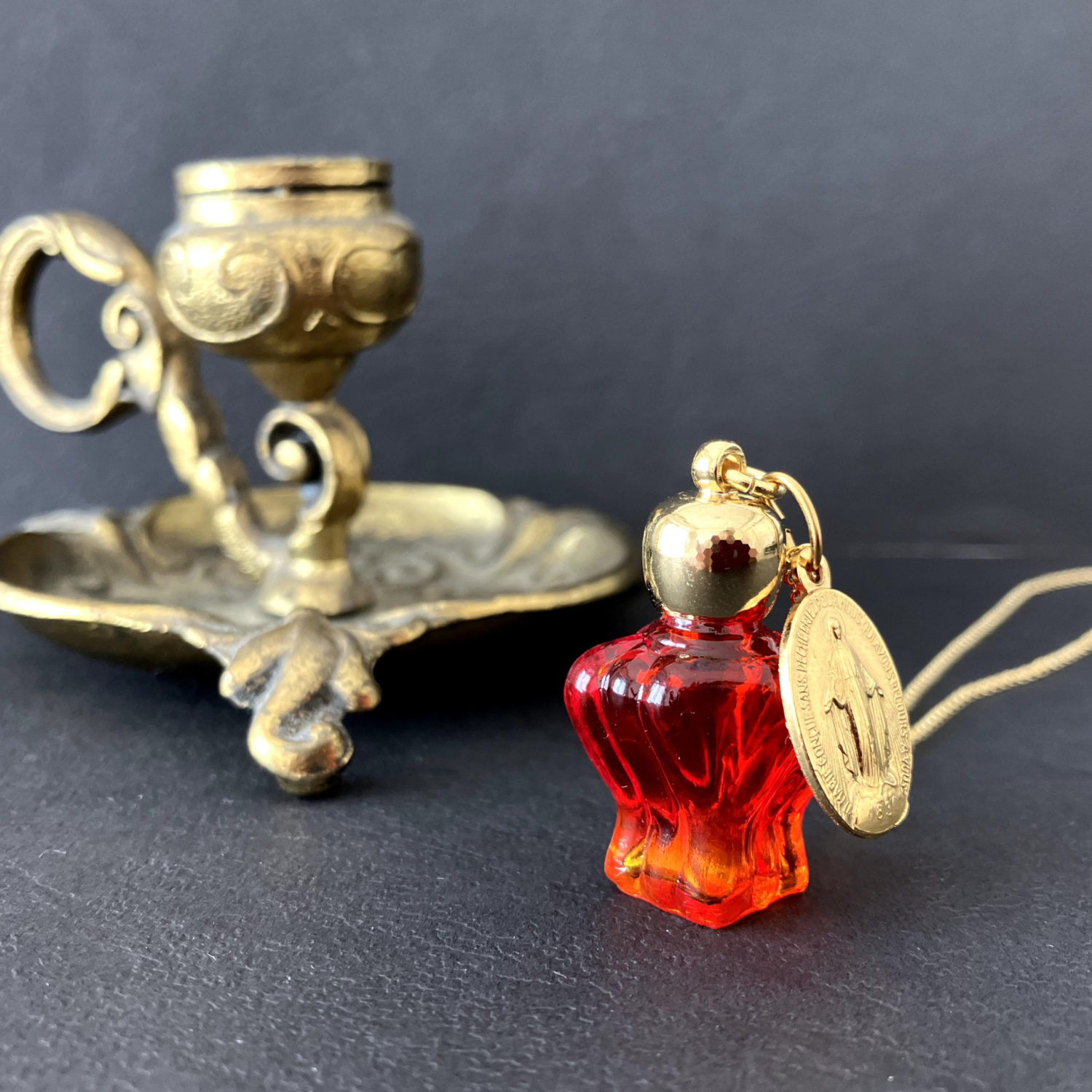 香水瓶　ネックレス