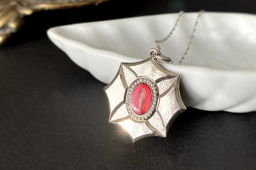 メダイ　ネックレス